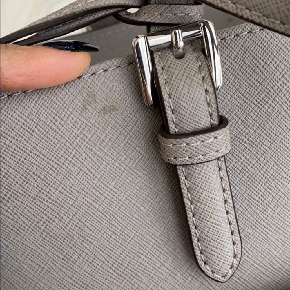 🎉HP🎉 Michael Kors Pearl Gray Jet Set Bag - Picture 5 of 15